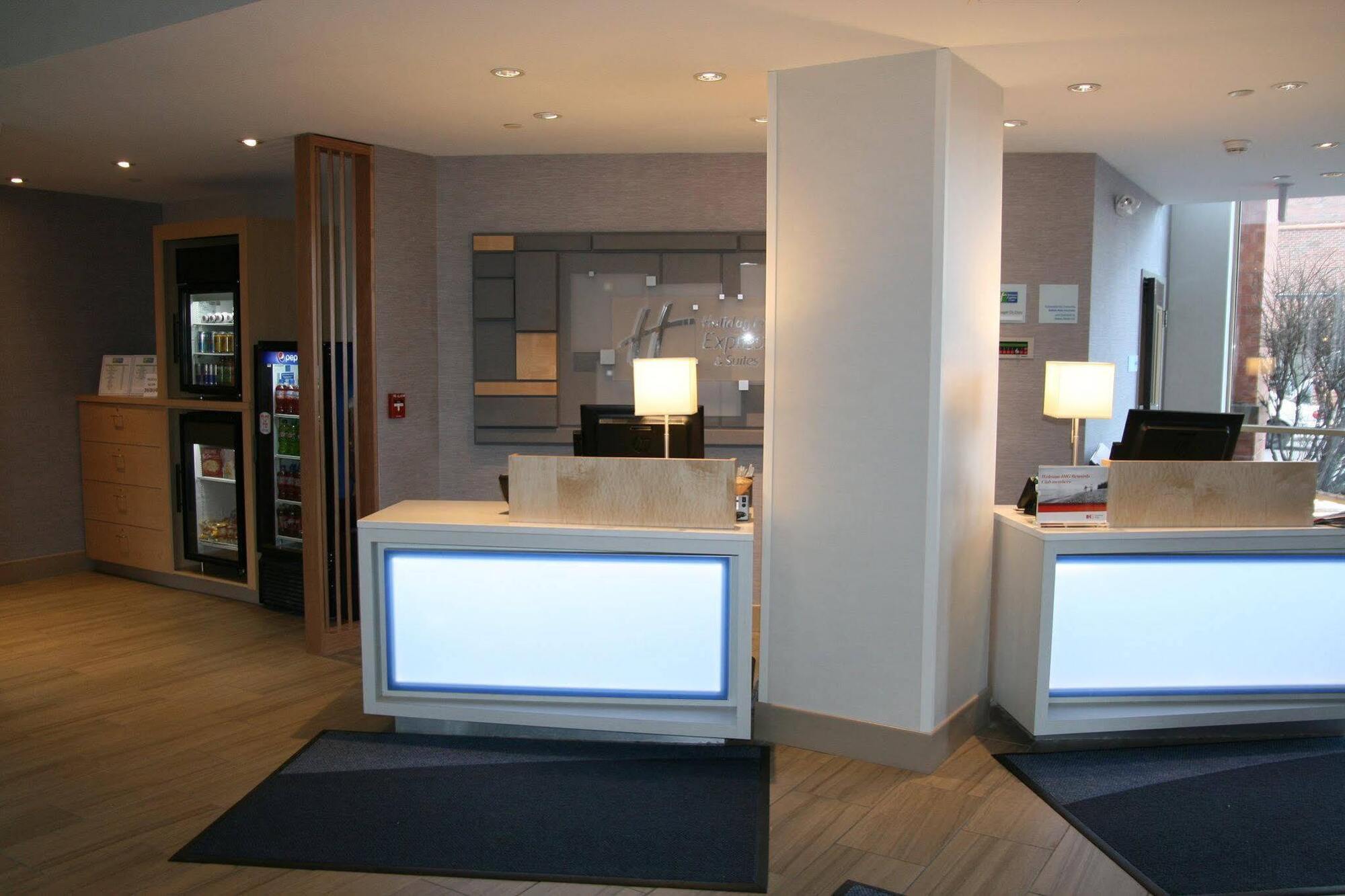 Holiday Inn Express & Suites Buffalo Downtown By Ihg Luaran gambar
